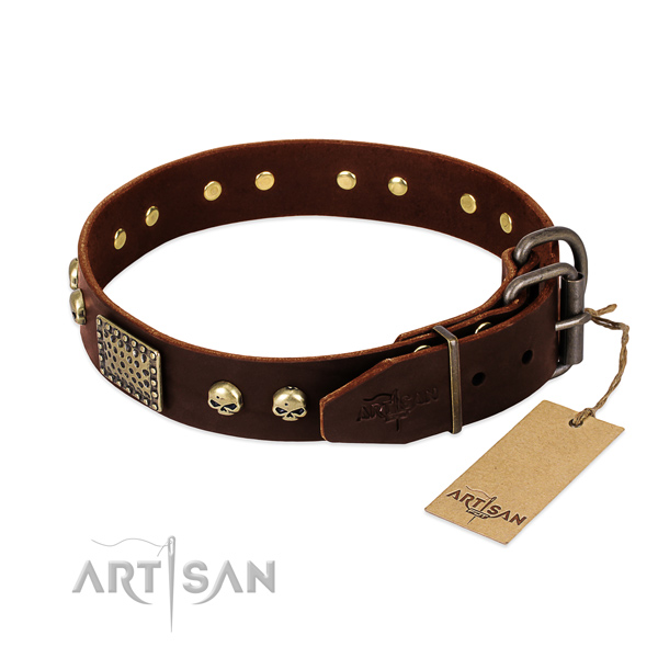 Reliable hardware on comfortable wearing dog collar